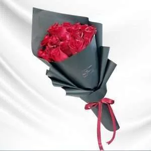 Artificial red flowers bouquet