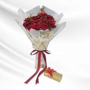 Simple red rose bouquet_code_ 68