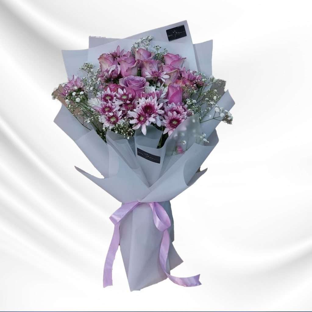 Purple flower bouquet with baby flower_