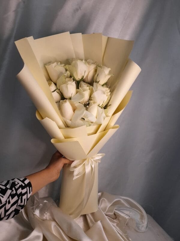 White flowers - Image 4